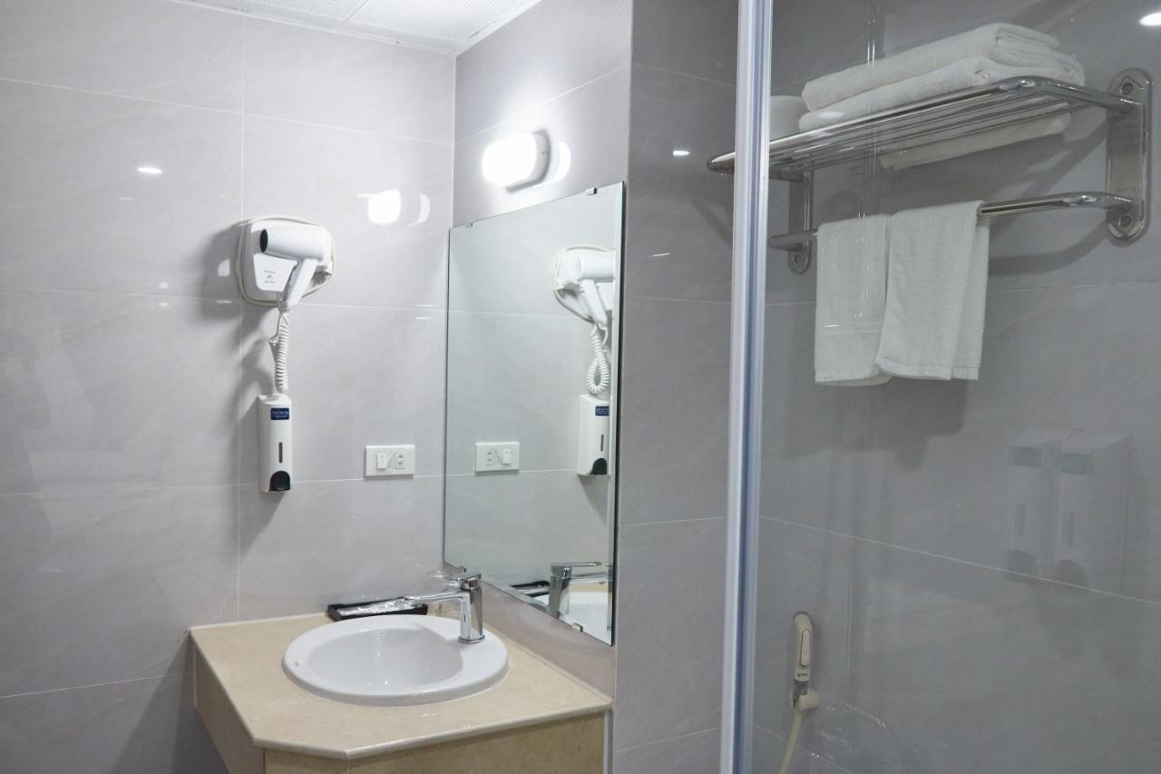 Van Nam Hotel Hạ Long Extérieur photo