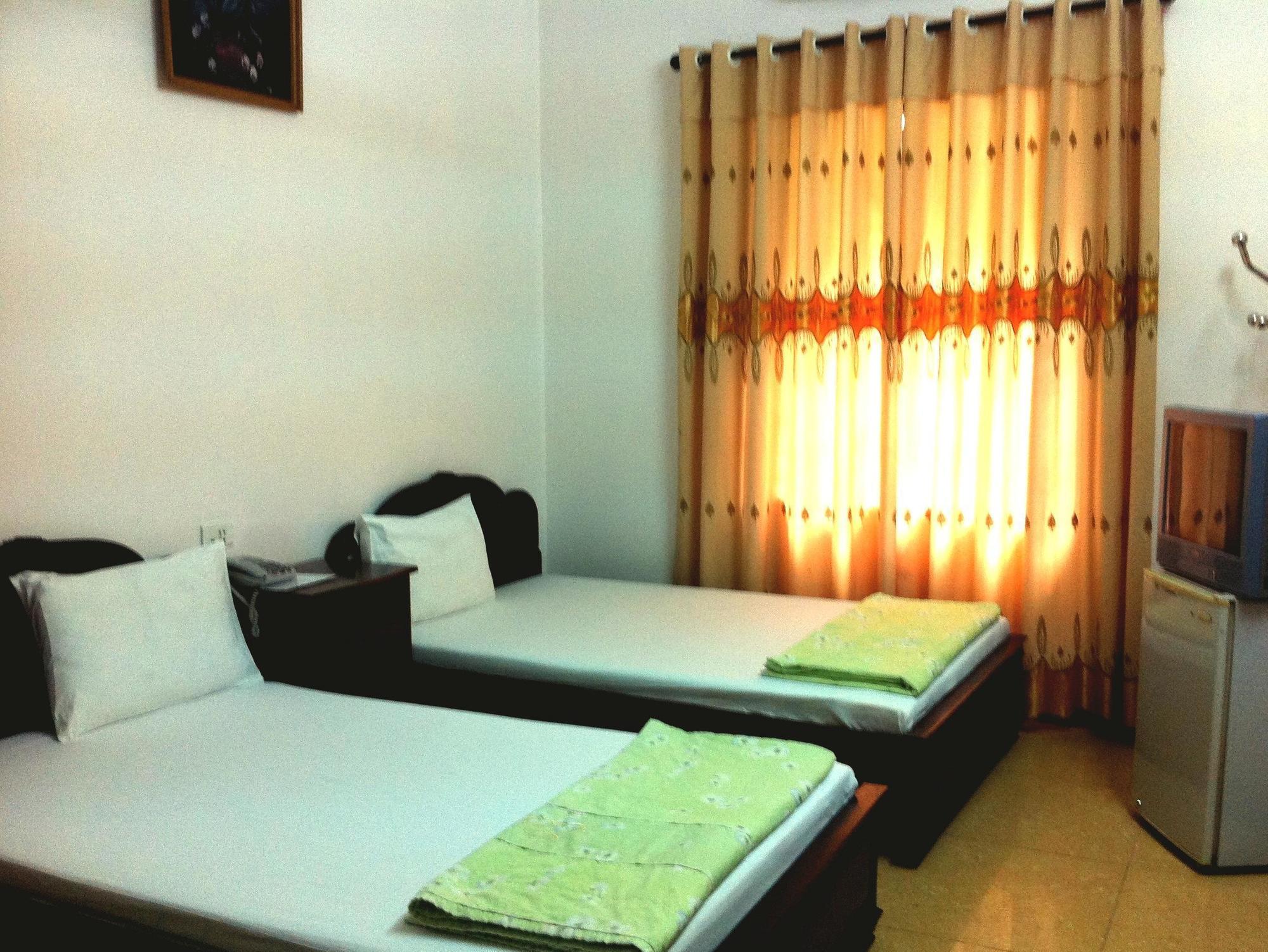 Van Nam Hotel Hạ Long Extérieur photo
